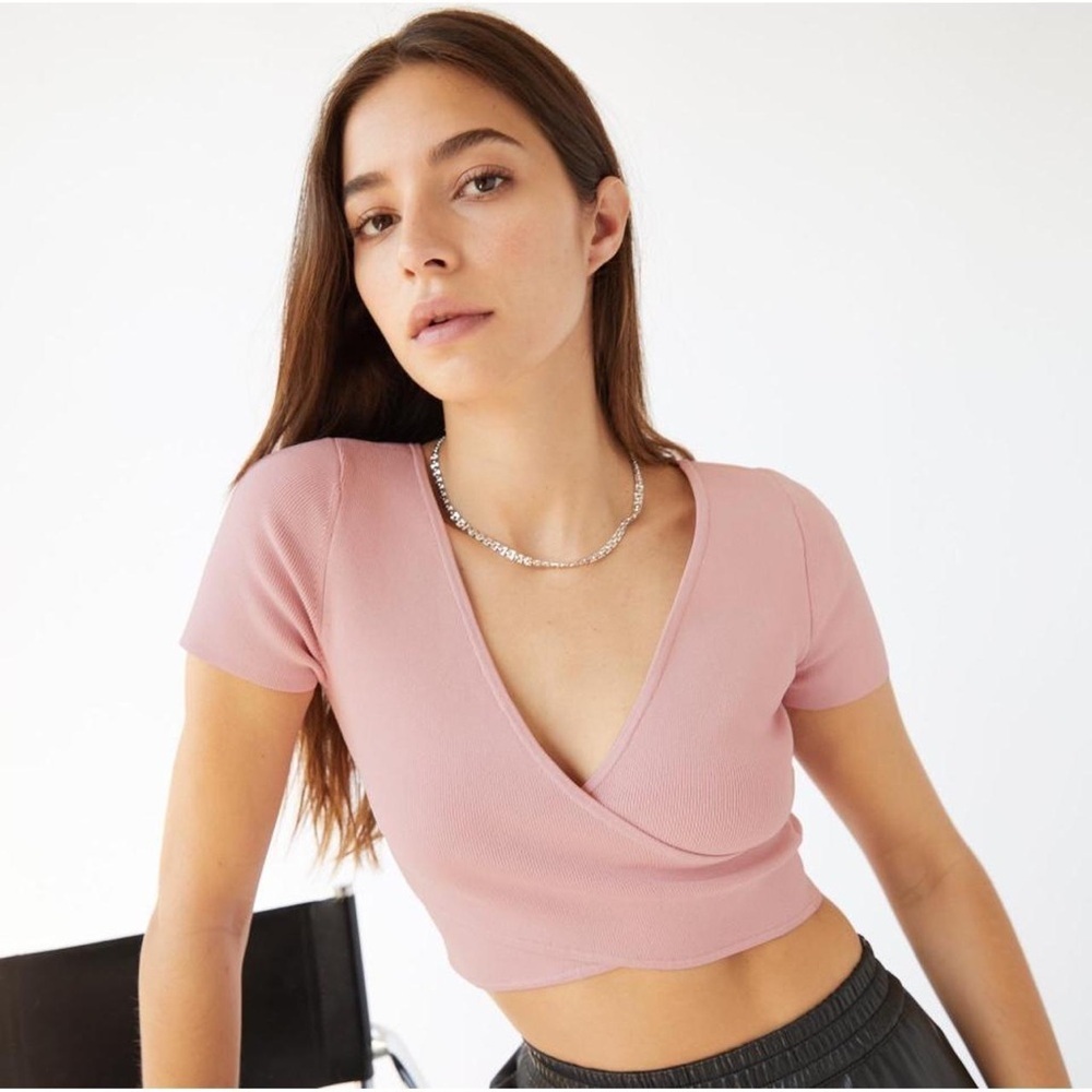 BABATON Aritzia Cropped Light Pink Shirt Size Small